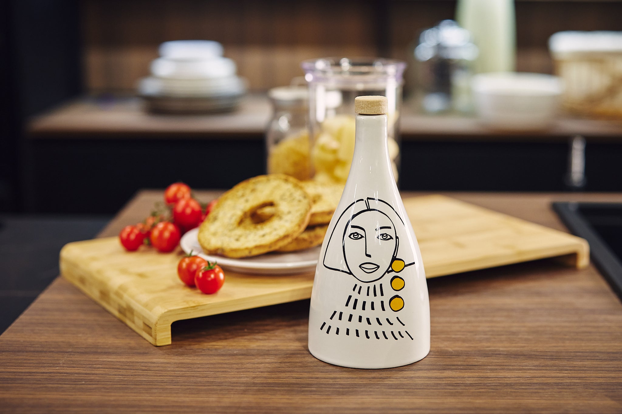 2 Ladies” Ceramic Olive Oil Bottle - Classic White | Vignoli Food