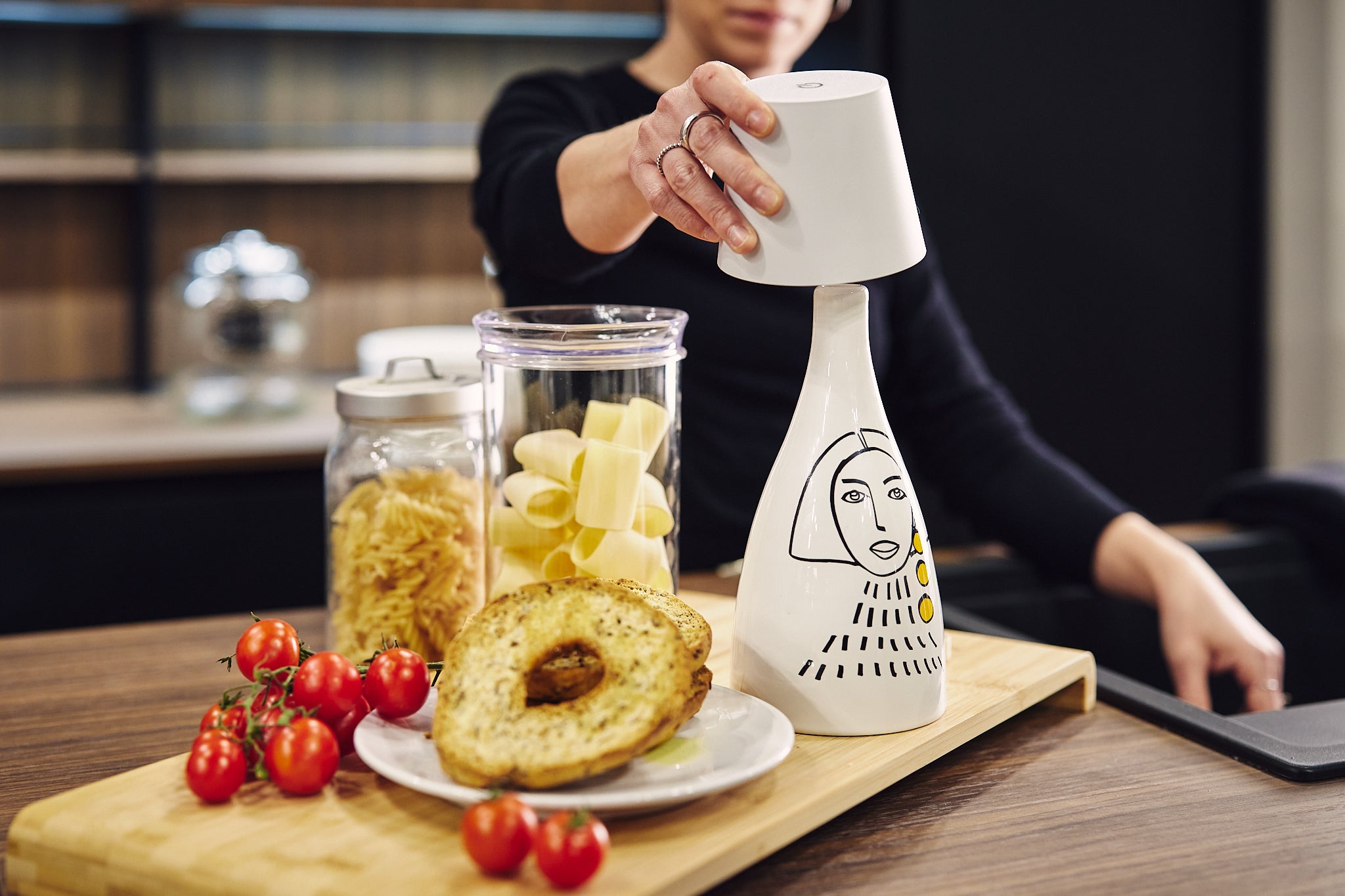 2 Ladies” Ceramic Olive Oil Bottle - Lamp White | Vignoli Food